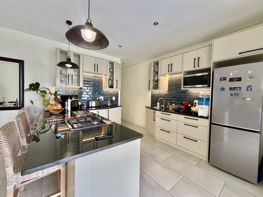 To Let 1 Bedroom Property for Rent in Sandown Western Cape